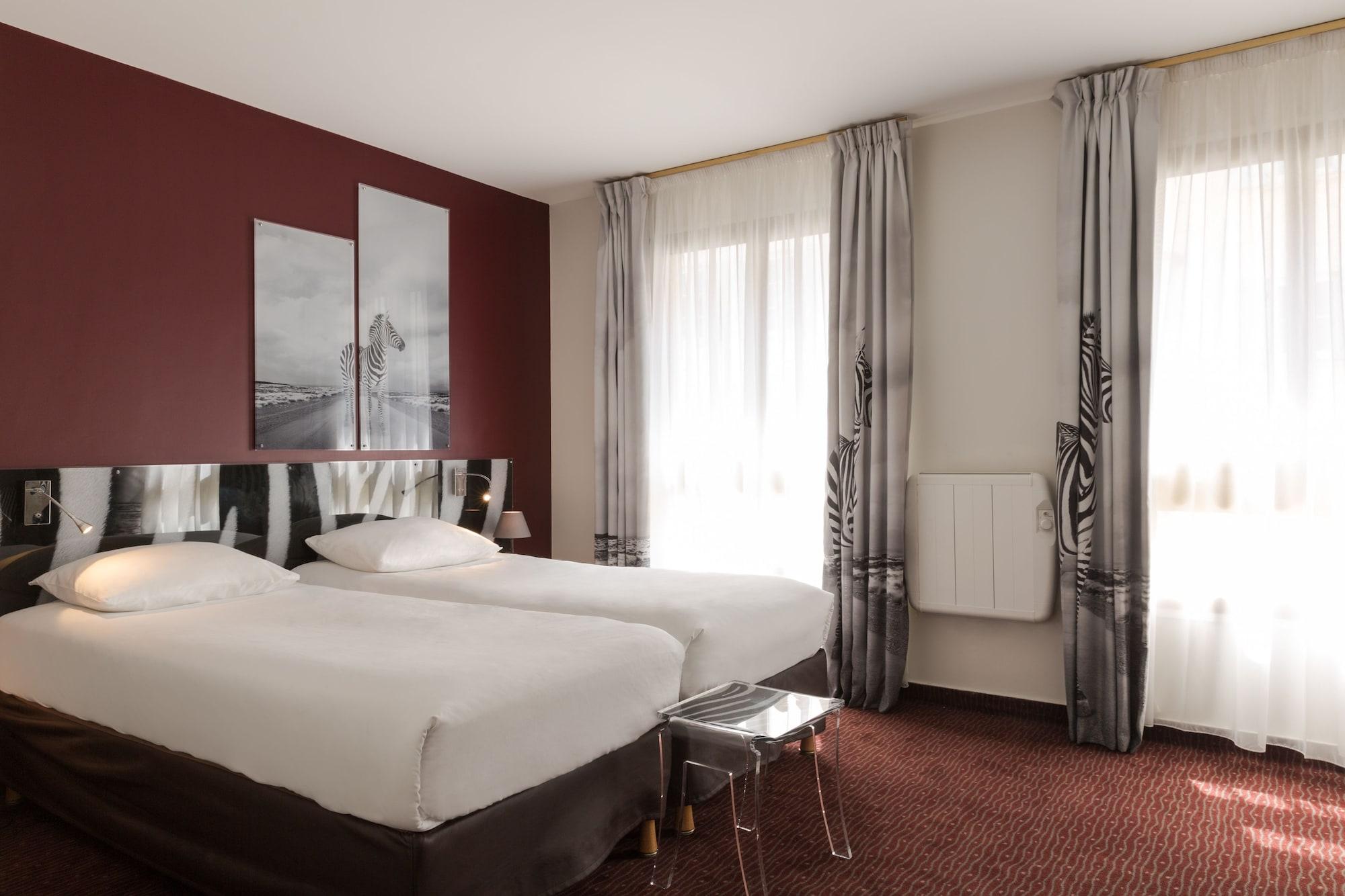Hotel Le Cardinal Rueil Centre Exterior photo