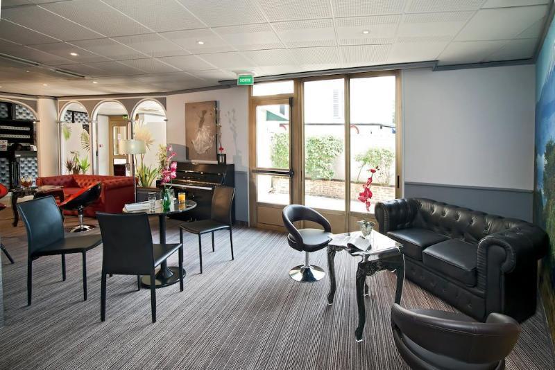 Hotel Le Cardinal Rueil Centre Exterior photo